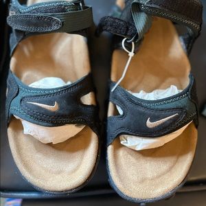 Nike Air Tiyo Sandals - EU Size 41 (Men US 8, Women US Size 10-10.5).  New
